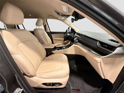 Used 2021 Jeep Grand Cherokee L Limited image 25