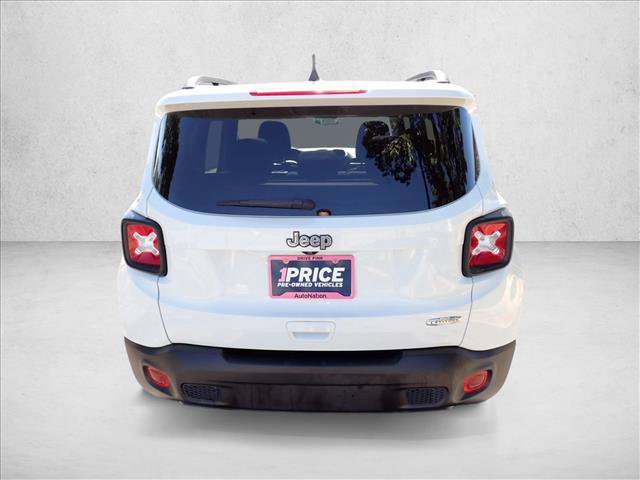 Used 2019 Jeep Renegade Latitude w/ Safety & Security Group II AWD/4WD image 3