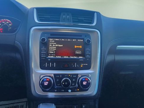 Used 2015 GMC Acadia SLT image 38