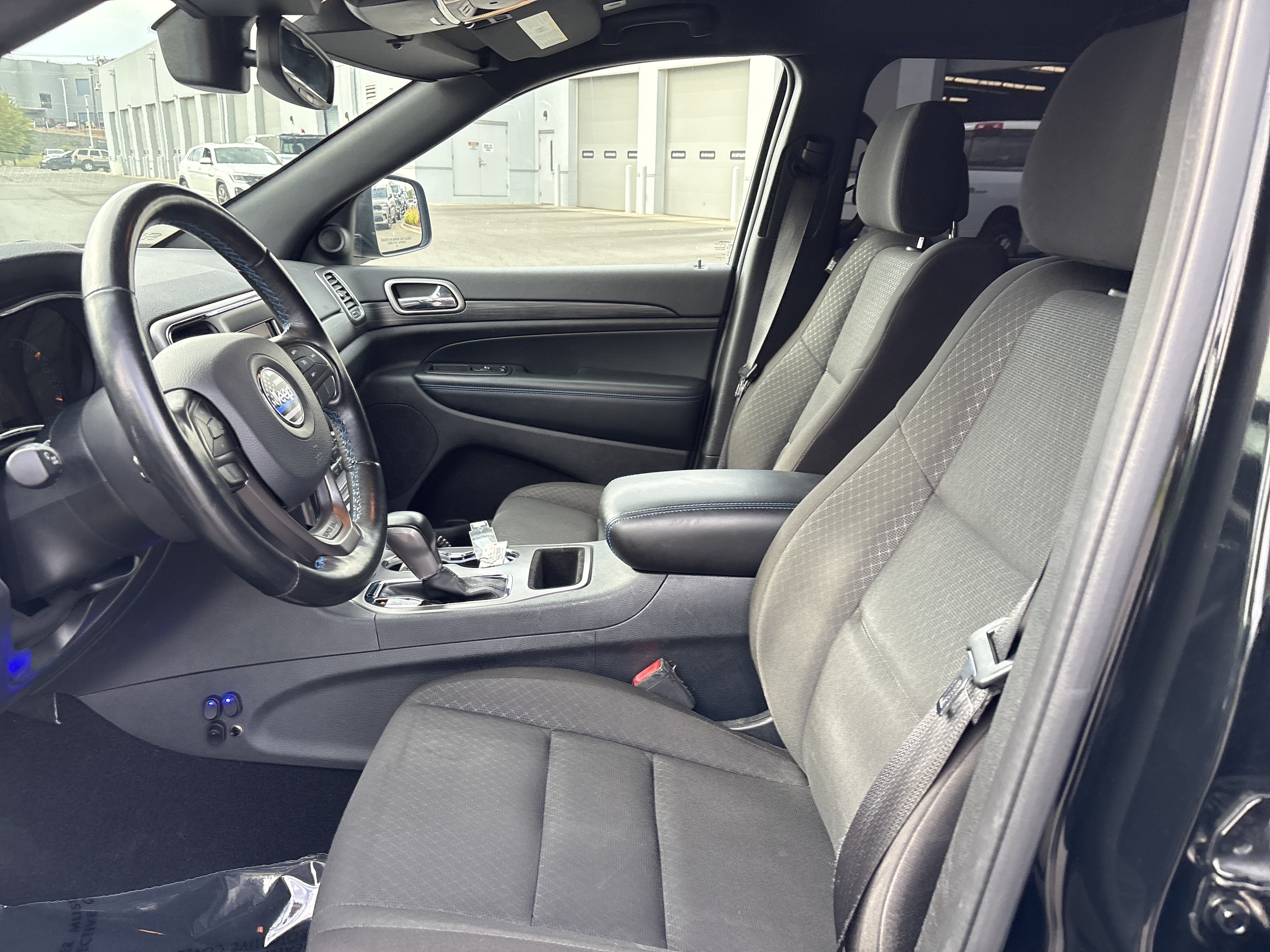 Used 2020 Jeep Grand Cherokee Laredo RWD image 18
