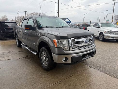 Used 2013 Ford F150 XLT w/ Luxury Equipment Group image 4