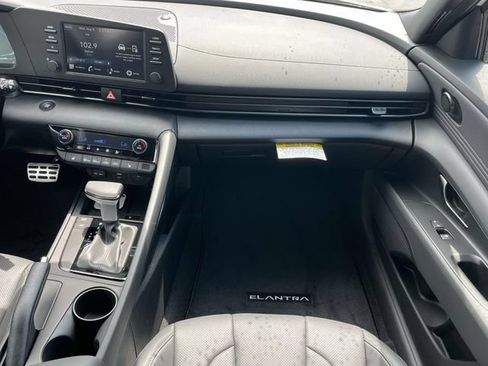 New 2026 Hyundai Elantra SEL Sport FWD image 17