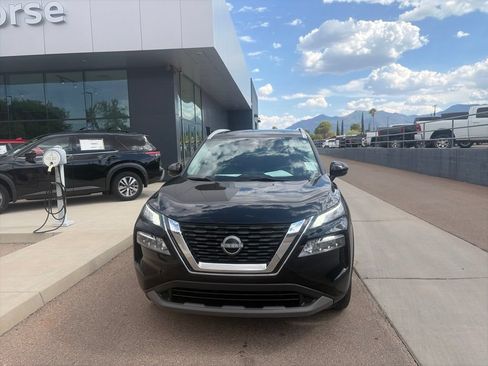 Used 2023 Nissan Rogue SV w/ SV Premium Package FWD image 2