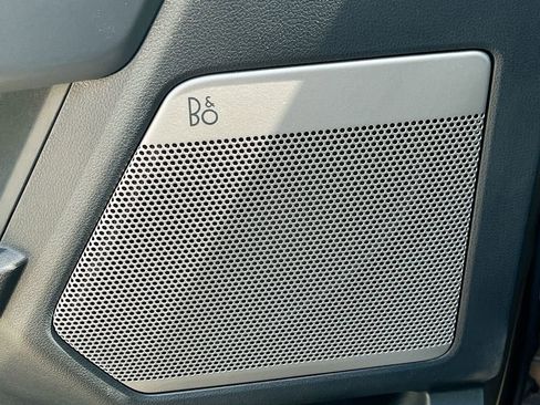 Used 2023 Ford F150 Lariat w/ Trailer Tow Package image 19