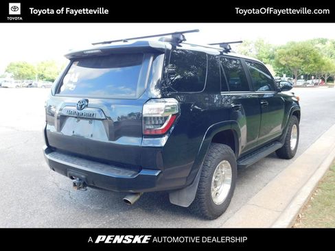 Used 2022 Toyota 4Runner SR5 Premium w/ Moonroof Package AWD/4WD image 4