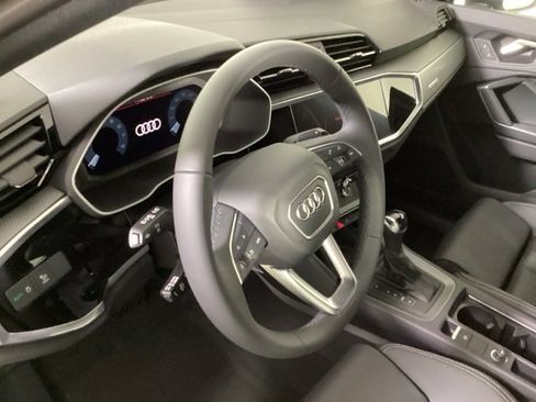 Used 2025 Audi Q3 2.0T Premium w/ Convenience Package image 10