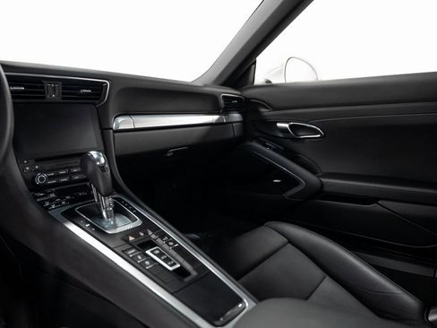 Used 2019 Porsche 911 Carrera 4S image 32
