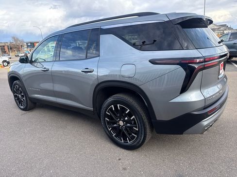 Used 2025 Chevrolet Traverse LT w/ Sun and Wheel Package image 3