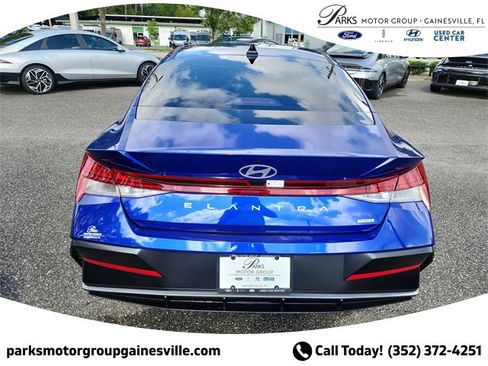 New 2025 Hyundai Elantra Limited image 4