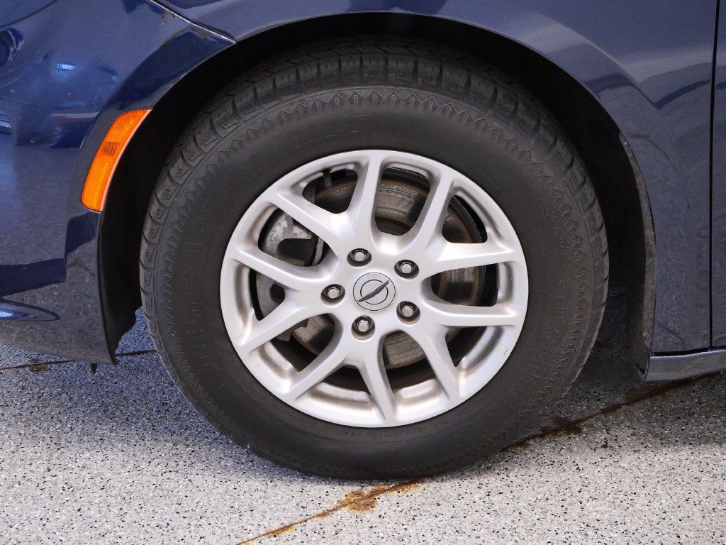 Certified 2023 Chrysler Pacifica Touring-L FWD image 12
