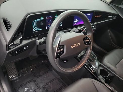 Certified 2024 Kia Niro EX FWD image 19