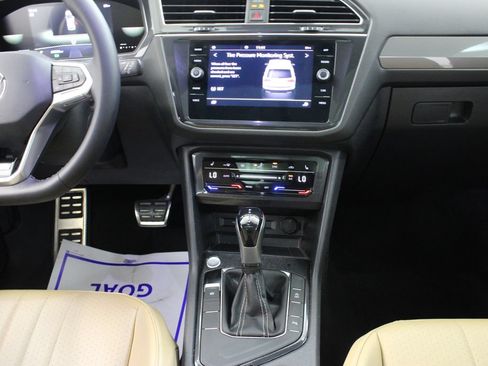 Used 2023 Volkswagen Tiguan SE R-Line FWD image 22
