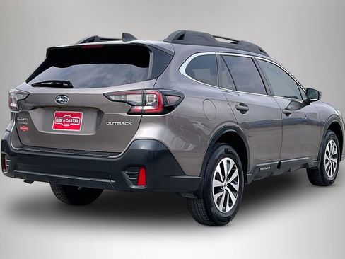 Used 2022 Subaru Outback Premium image 5