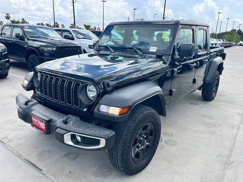 Used 2024 Jeep Gladiator Sport AWD/4WD image 3