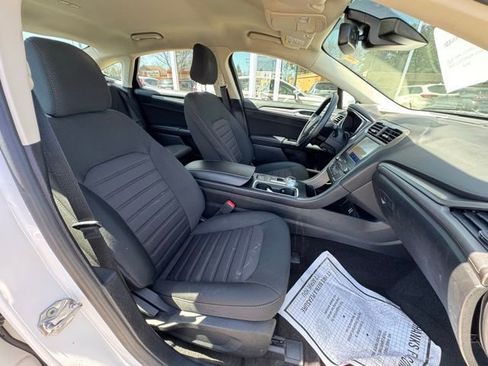 Used 2020 Ford Fusion SE FWD image 12