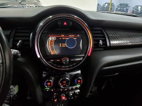 Used 2017 MINI Cooper S image 24