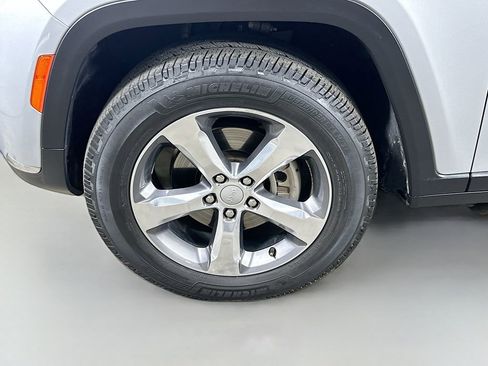 Used 2021 Jeep Grand Cherokee L Limited AWD/4WD image 8