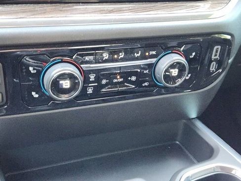 Used 2025 Chevrolet Silverado 1500 LT image 21