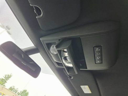 Used 2018 Dodge Grand Caravan SXT FWD image 26