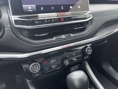 New 2026 Jeep Compass Latitude image 21