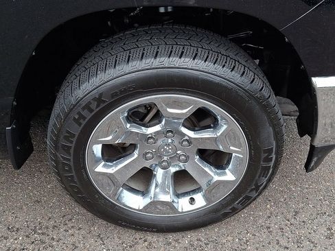 Used 2022 RAM 1500 Big Horn AWD/4WD image 9