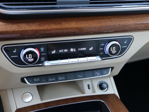 Used 2023 Audi Q5 2.0T Premium Plus AWD/4WD image 24