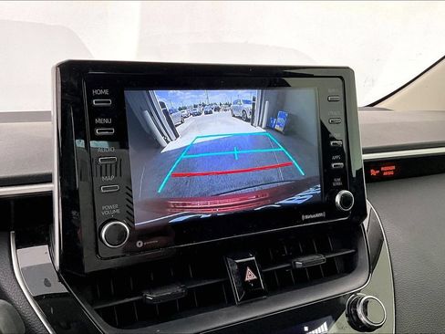 Used 2021 Toyota Corolla LE FWD image 23
