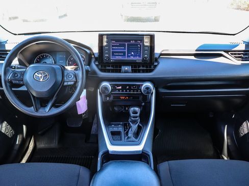 Used 2021 Toyota RAV4 LE FWD image 11