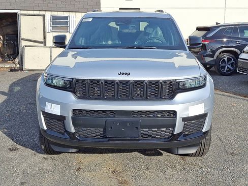 New 2025 Jeep Grand Cherokee L Altitude AWD/4WD image 2