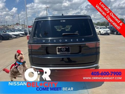 Used 2024 Jeep Wagoneer L Series II RWD image 4