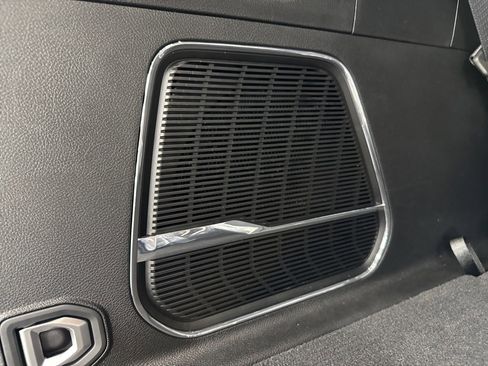 Used 2025 Jeep Wagoneer 2WD image 10