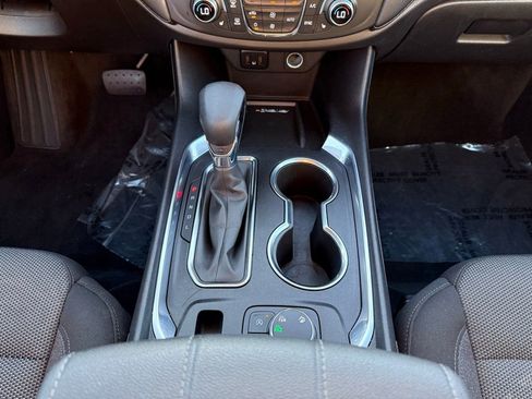 Used 2023 Chevrolet Traverse LT image 19