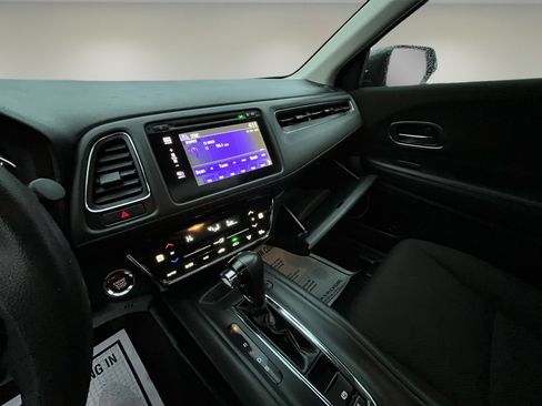 Used 2018 Honda HR-V EX image 13
