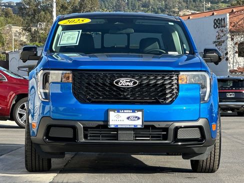 Certified 2025 Ford Maverick Lariat w/ Black Appearance Package image 8