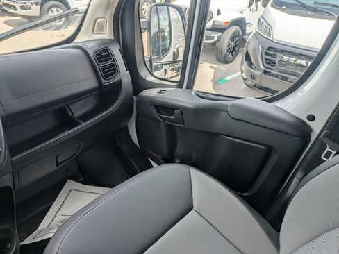 Used 2026 RAM ProMaster 2500 w/ Convenience Group FWD image 18
