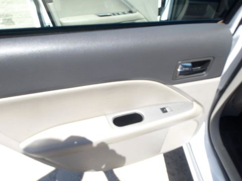 Used 2012 Ford Fusion SEL image 16