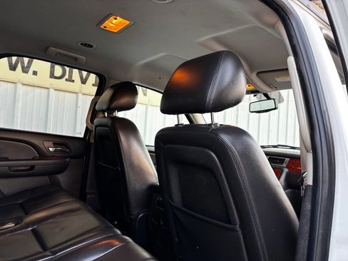 Used 2014 Chevrolet Tahoe LT image 17