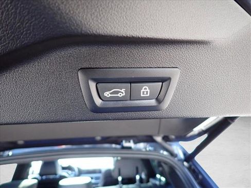 Used 2022 BMW X5 xDrive45e w/ Parking Assistance Package image 9