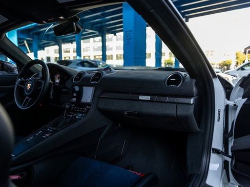 Used 2025 Porsche 718 Cayman GT4 RS w/ Weissach Package image 35