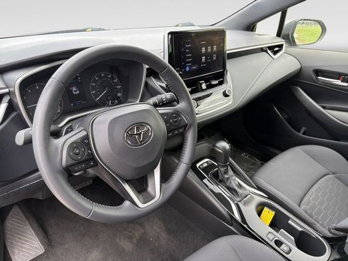 Used 2025 Toyota Corolla SE FWD image 6