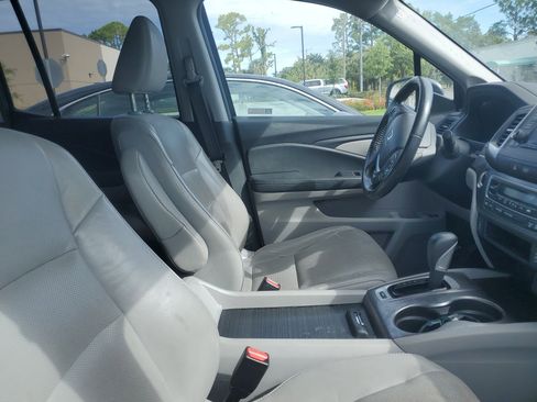 Used 2019 Honda Ridgeline RTL image 11
