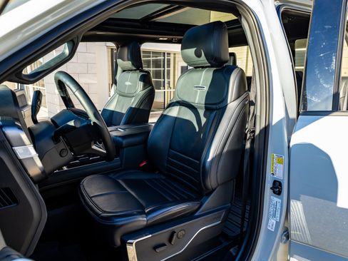 Used 2025 Ford F250 Platinum w/ Tremor Off-Road Package image 31