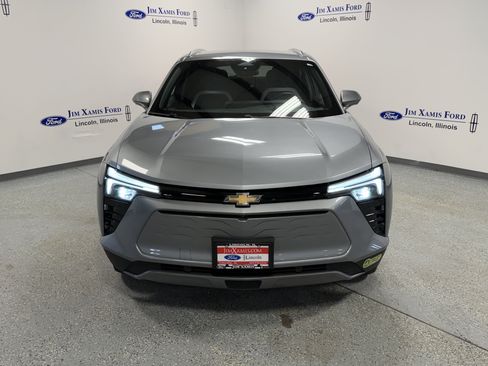 Used 2024 Chevrolet Blazer EV LT AWD/4WD image 2