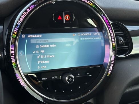 Used 2023 MINI Cooper SE image 19