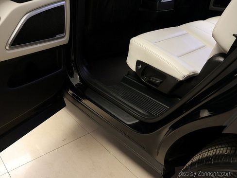 Used 2020 Kia Telluride S w/ S 8 Passenger Seating Package AWD/4WD image 29