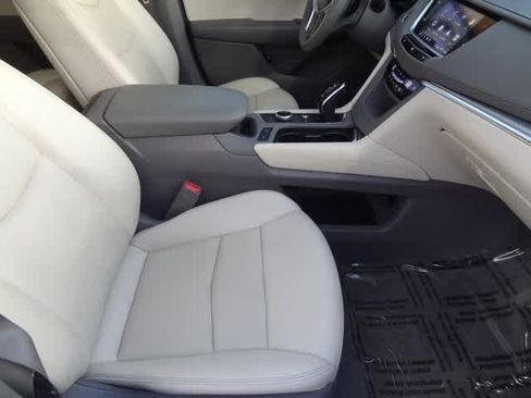 Used 2020 Cadillac XT5 Premium Luxury image 16