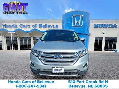 Used 2017 Ford Edge Titanium w/ Technology Package AWD/4WD image 2