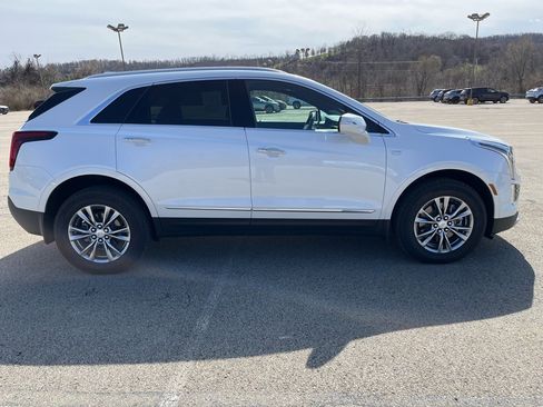 Used 2023 Cadillac XT5 Premium Luxury image 2