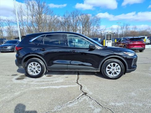 Certified 2023 Ford Escape Active image 9