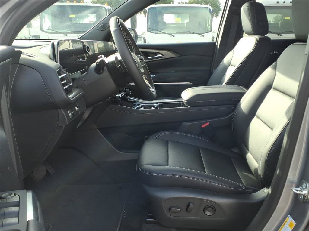New 2026 Chevrolet Traverse LT w/ Enhanced Driving Package FWD image 17